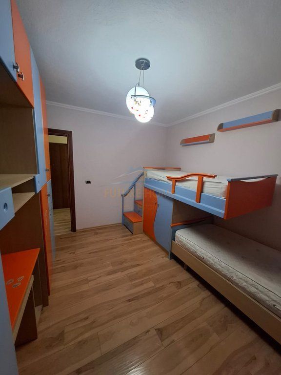 Affitto, Appartamento 3+1, Comune di Parigi, Tirana.