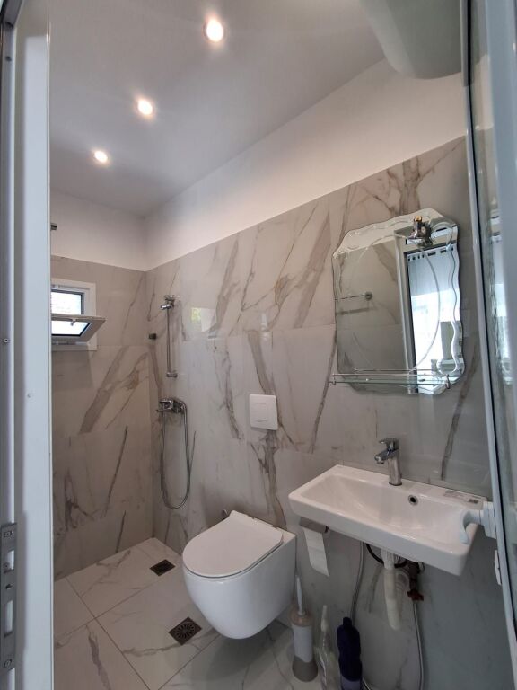 🏡 SHITET SHTËPI PRIVATE – VLORË | 3 NJËSI TË VEÇUARA | 150,000 €