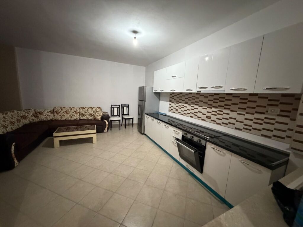 In affitto 2+1+2 TE ARDENO QTU 400 mila lek