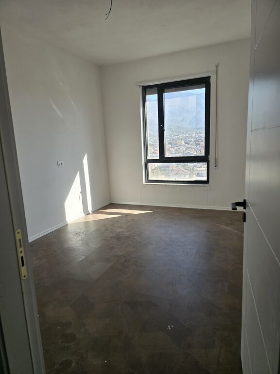 Apartament 2+1 per shitje 5-Maji