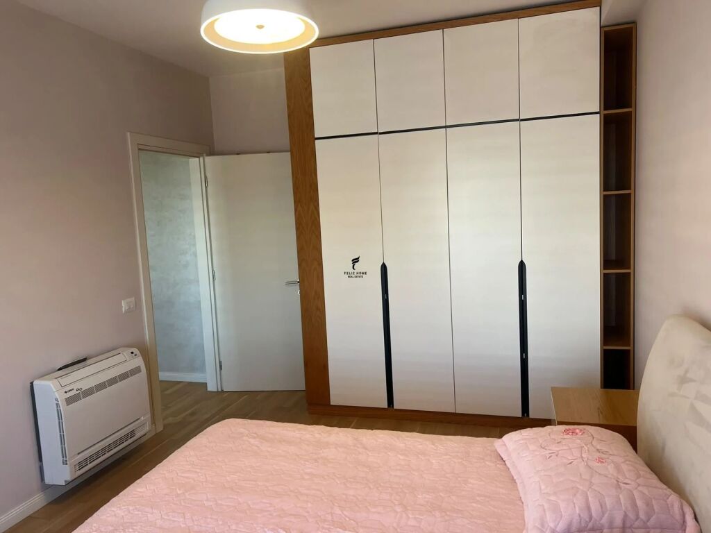 APARTAMENT ME QERA 1+1 BULEVARDI I RI 80.000 LEKE FH-96212