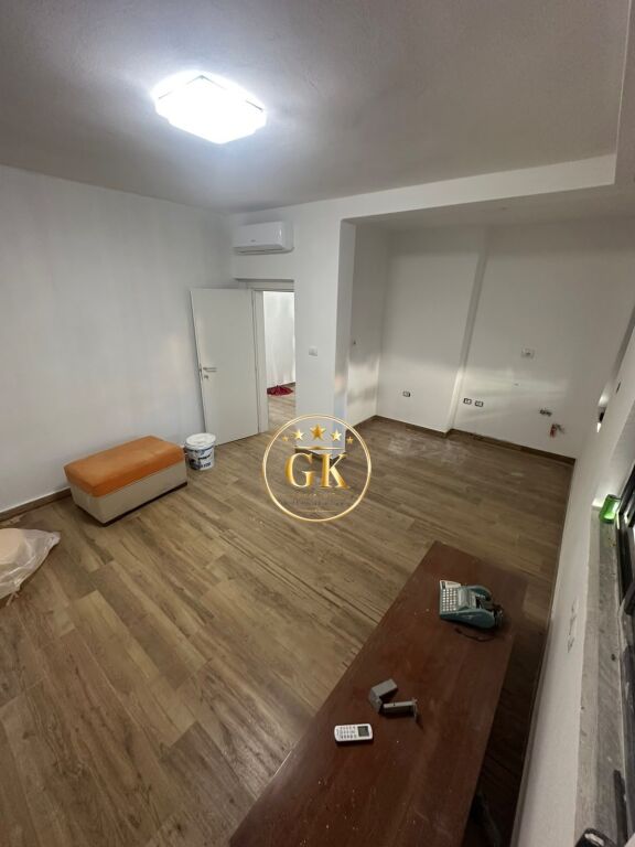 SHITET APARTAMENT 1+1 PRAN MARKATES FRUTA PERIME DURRES