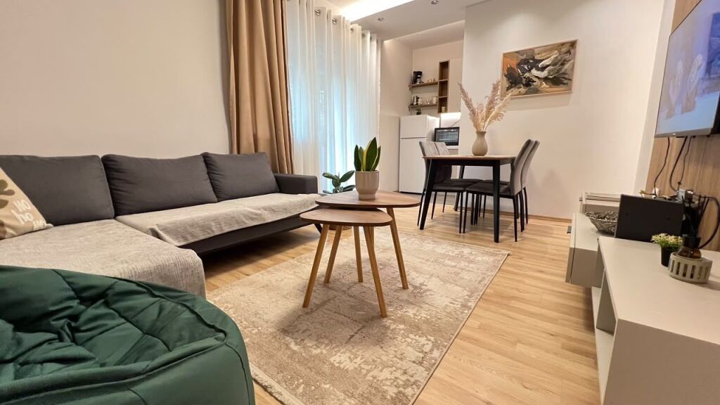 Appartamento 2+1 in affitto a Plaza, Centro, Piazza Skenderbej, 9-Piani.