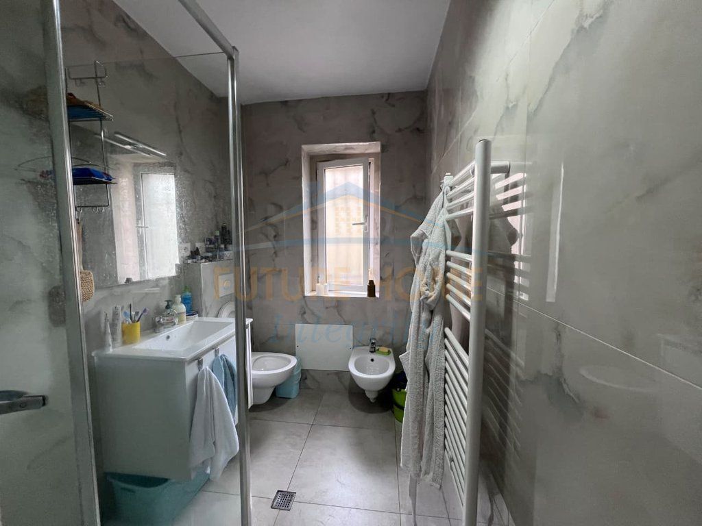 In vendita, Appartamento 1+1, Scuola di Balletto, Tirana. AL74894