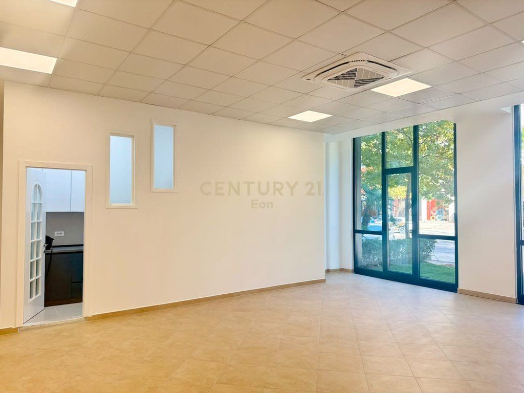 Locale Commerciale 104 m² in Affitto – Spiaggia, Durrës | Prima Stazione