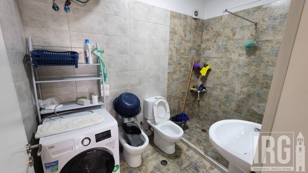 Shitet Apartament 2+1 – Zona 21 Dhjetori