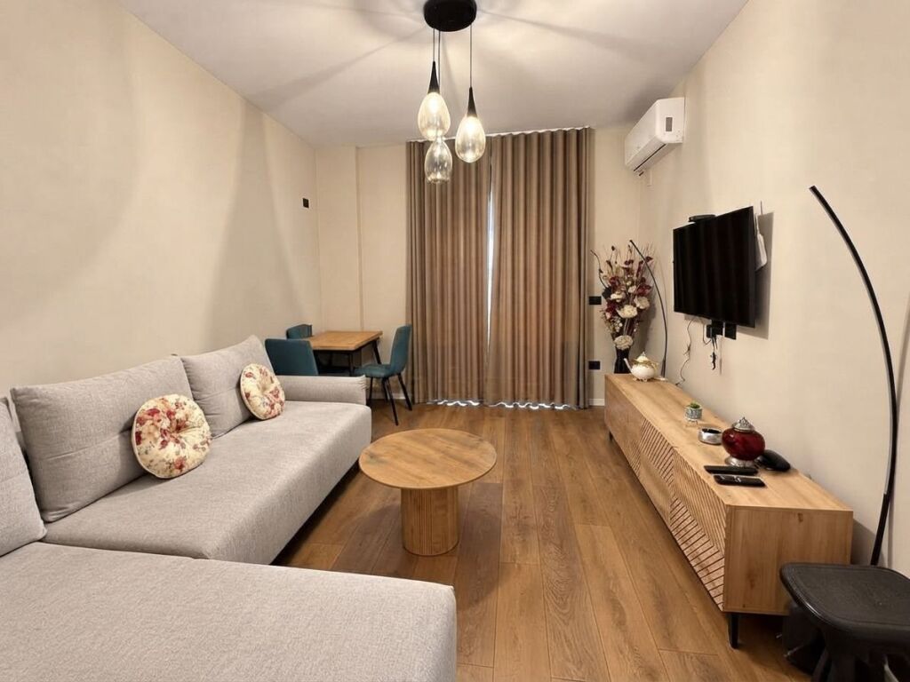 Apartament për shitje tek Liqeni i Thatë, Tirane.