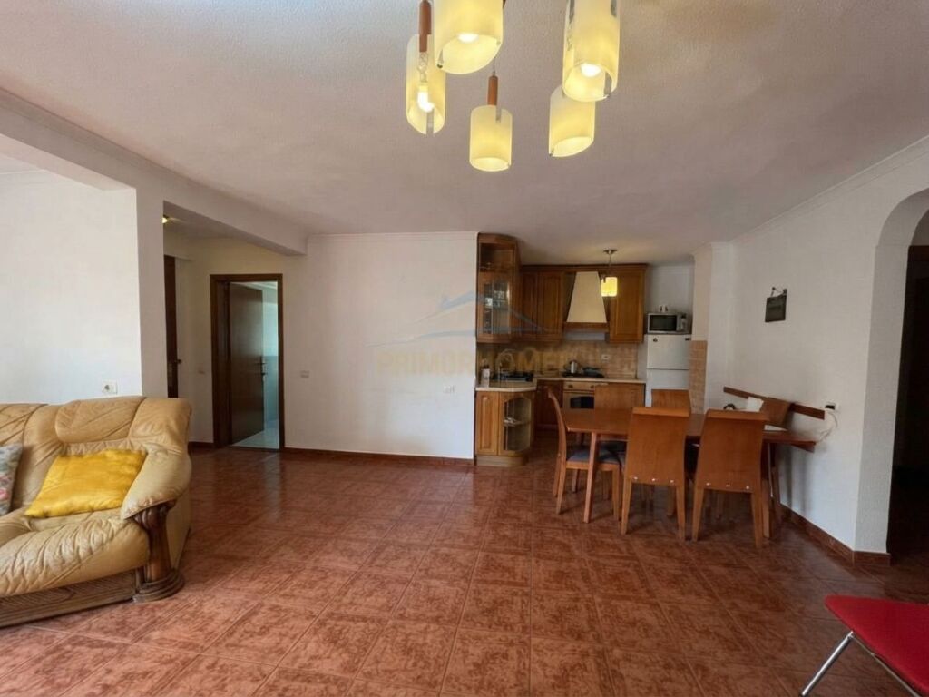 Shitet, Apartament 2+1, Zogu Zi