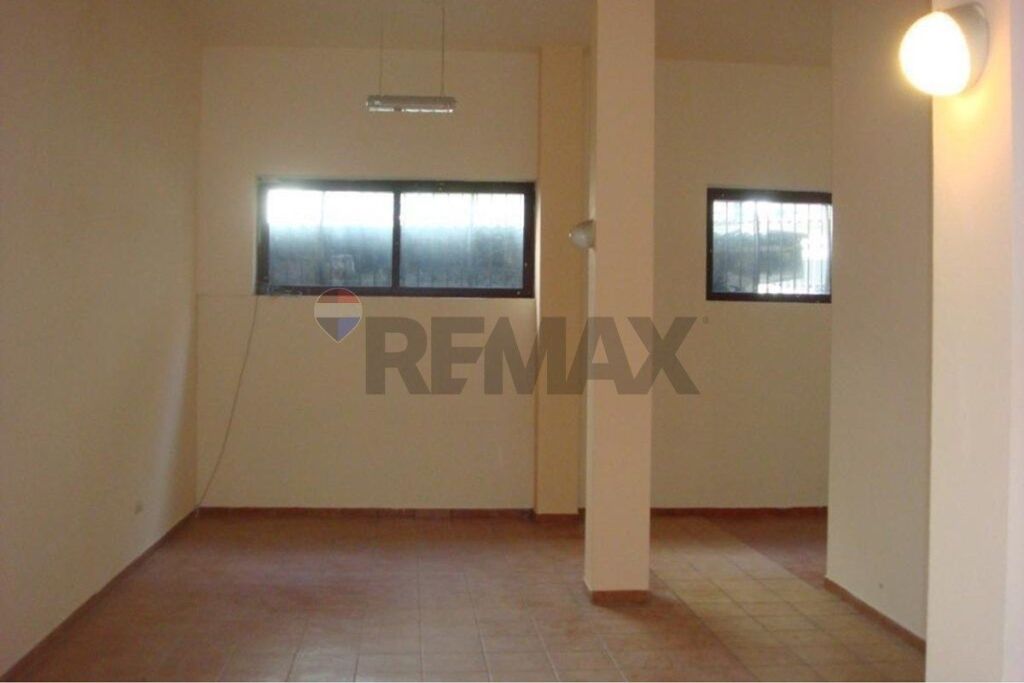 Locale in vendita in Via Muhamet Gjollesha, Tirana
