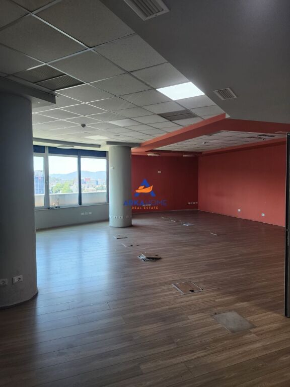 BUSINESS PREMISES FOR RENT 230 M2 "KAVAJES ROAD, OPPOSITE THE ARROW BUILDING" 2600000 LEKE