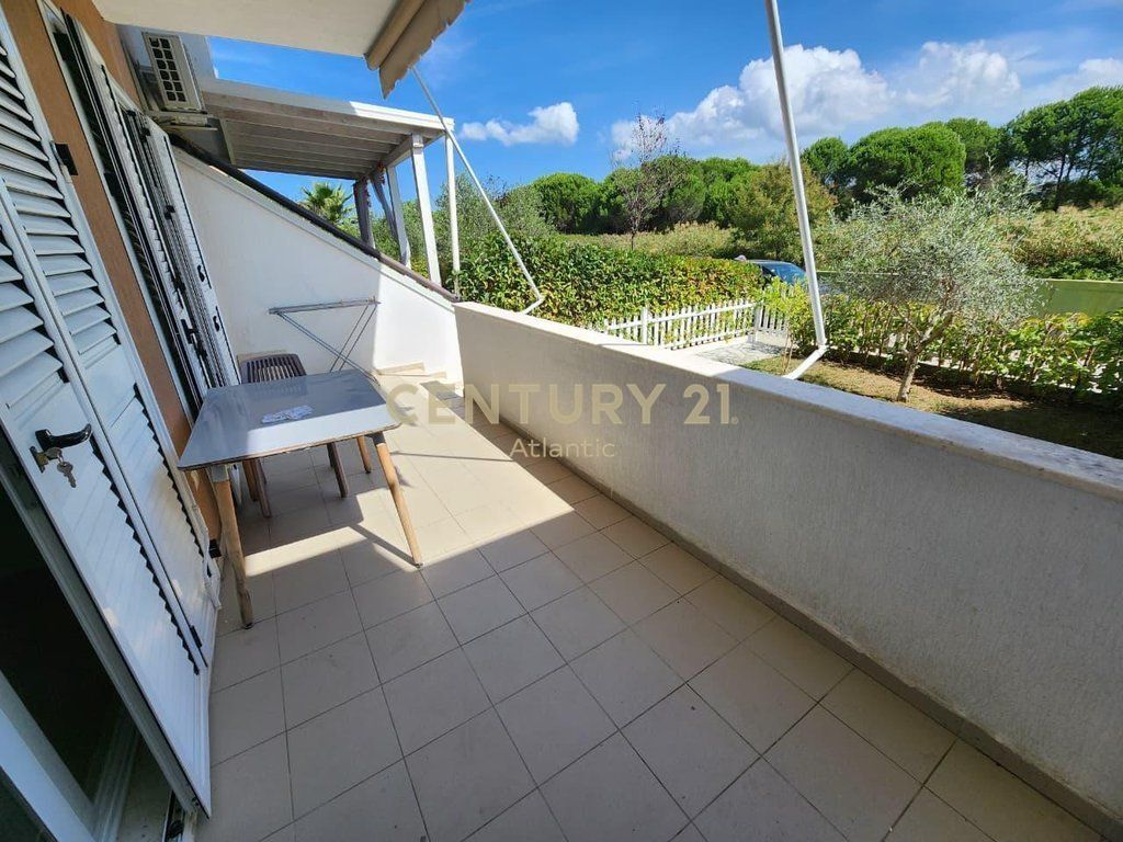 Shitet apartament 1+1 në kompleksin turistik-rezidencial Lura 3, Gjiri i Lalëzit.