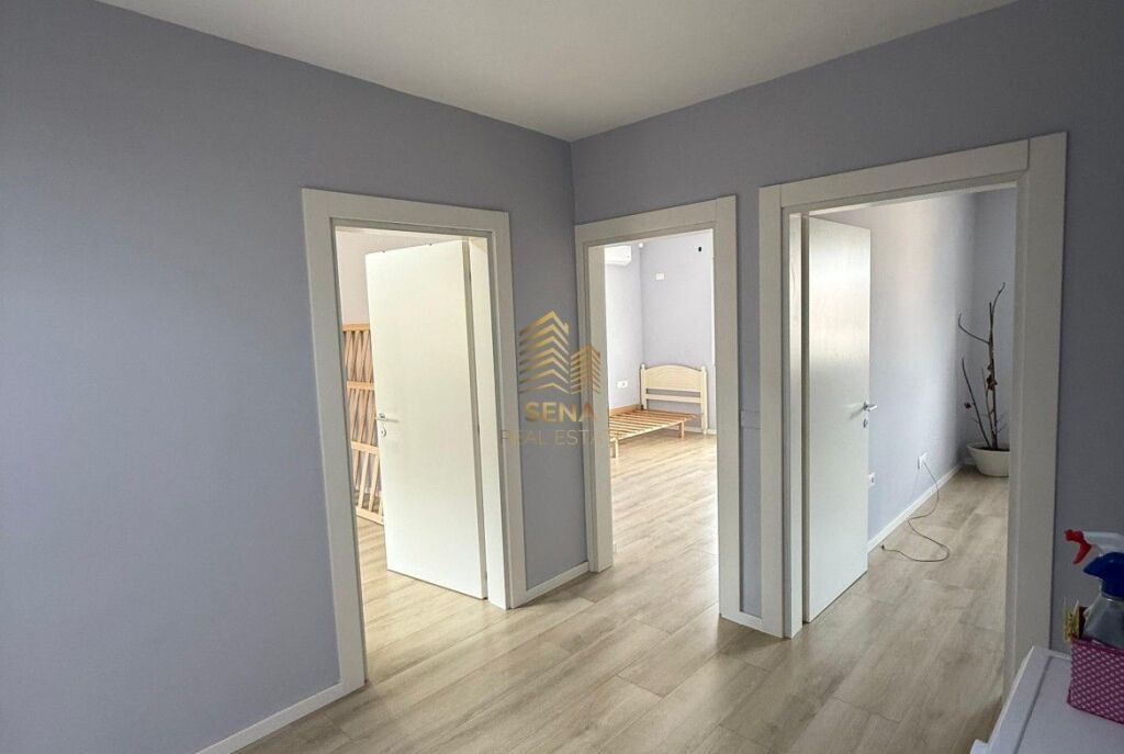 Shitet, Apartament 2+1+BLK, Pazari i Ri, 18.000.000 Leke