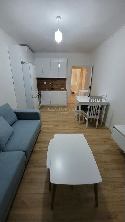 JAPIM ME QIRA APARTAMENT 1+1 TE RRUGA BARDHYL!