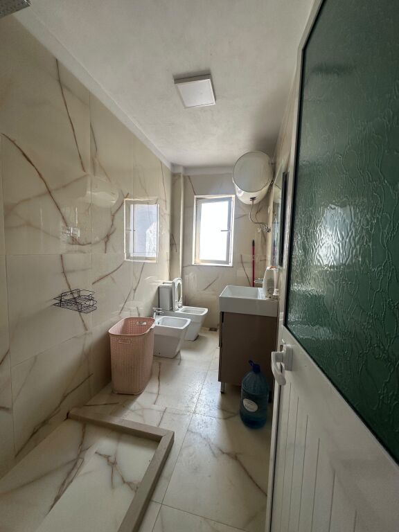 Apartament 2+1 ne shitje , Rruga Fortuzi !