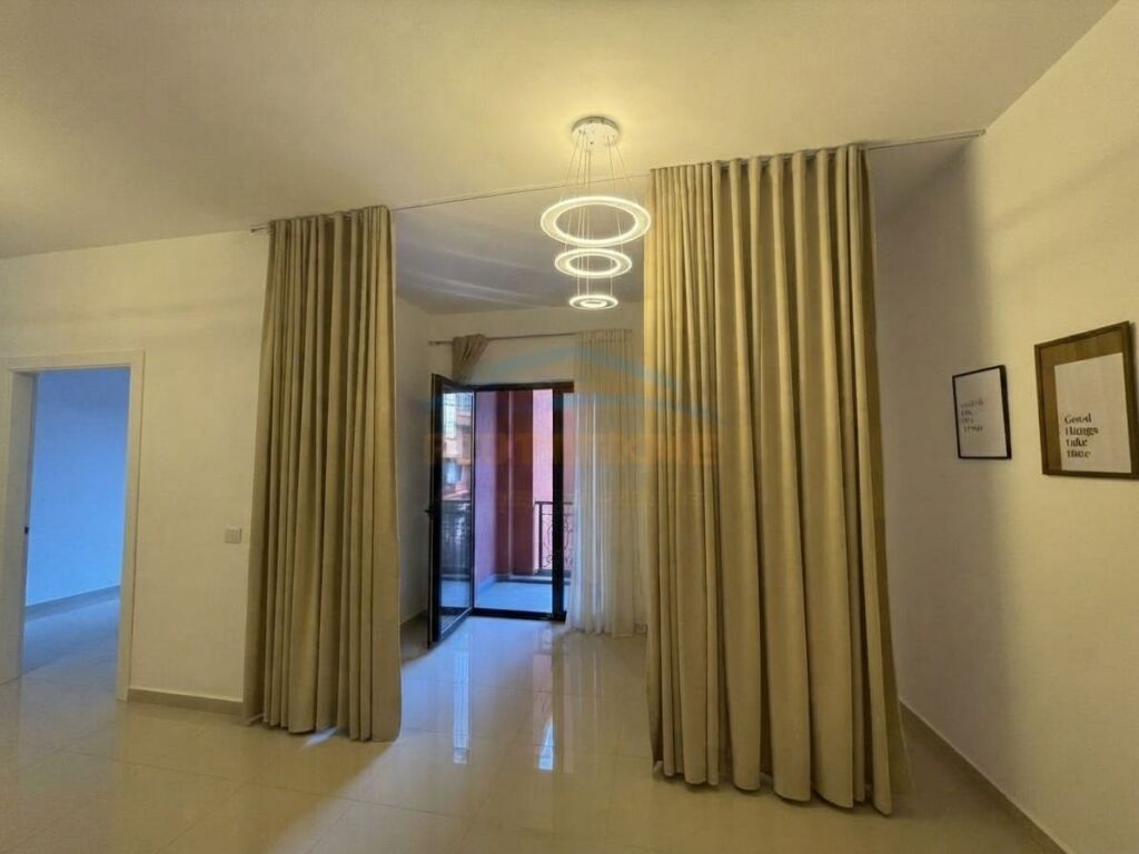 Affitto, Spazio, Galleria Roma, Via Kavaja, Tirana.