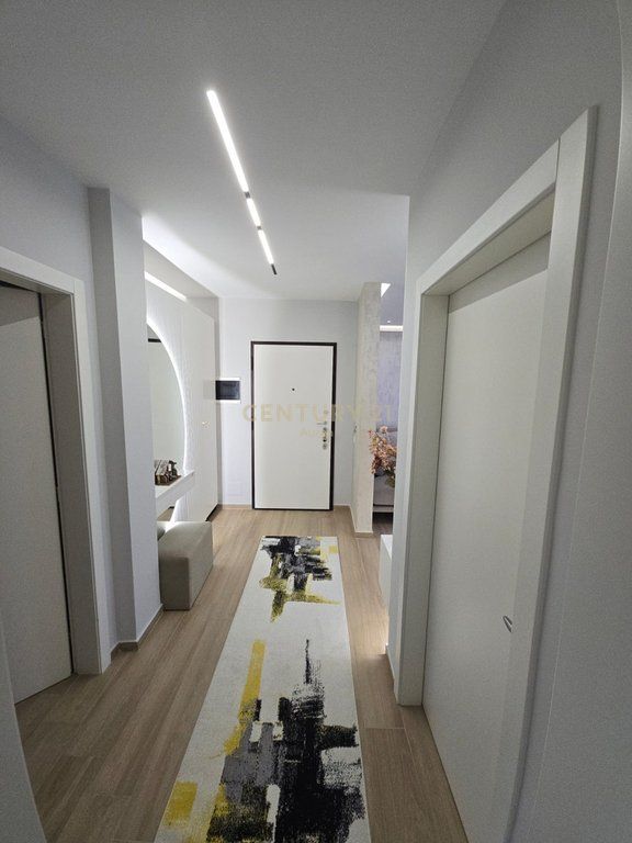 2+1 apartment for sale on Çipaj Street, Vlora!