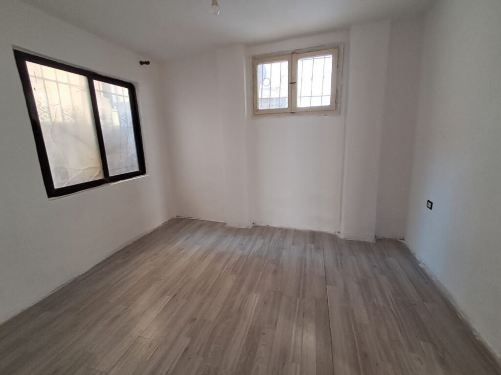 Private House in the Center of Durres – Ideal for Development