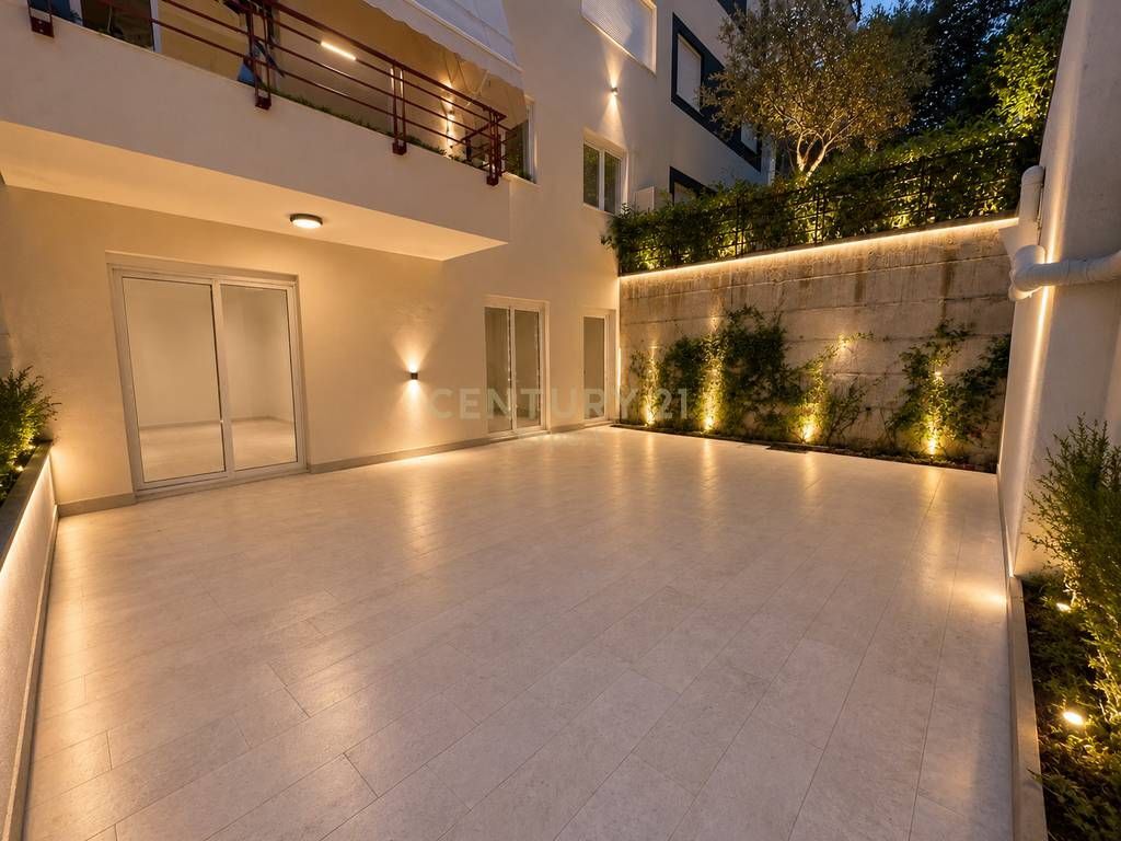 Shitet apartament 2+1+2+kuzhine+verande