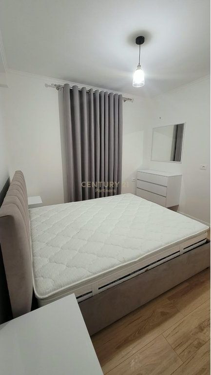 JAPIM ME QIRA APARTAMENT 1+1 TE RRUGA BARDHYL!