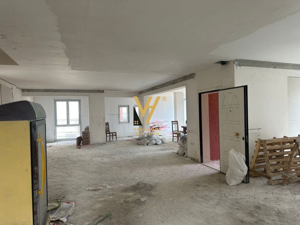 EDIFICIO DI 4 PIANI IN AFFITTO A KODRA E DIELLIT 700.000 LEKE