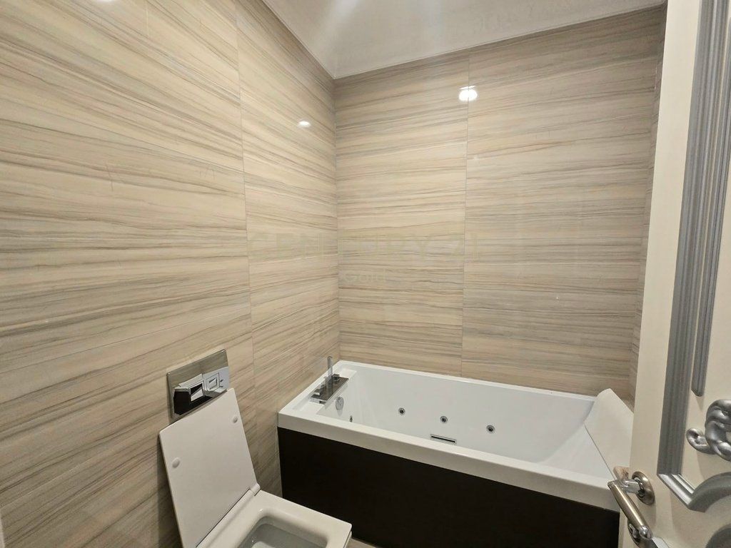 PENTHOUSE UNICO + 2 POSTI AUTO IN VENDITA A SELVIA, VIA DIBRA!