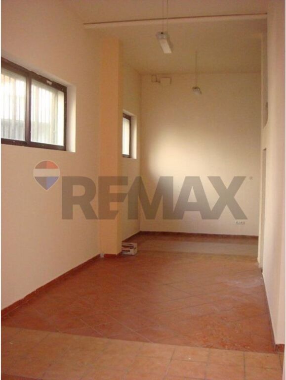 Locale in vendita in Via Muhamet Gjollesha, Tirana