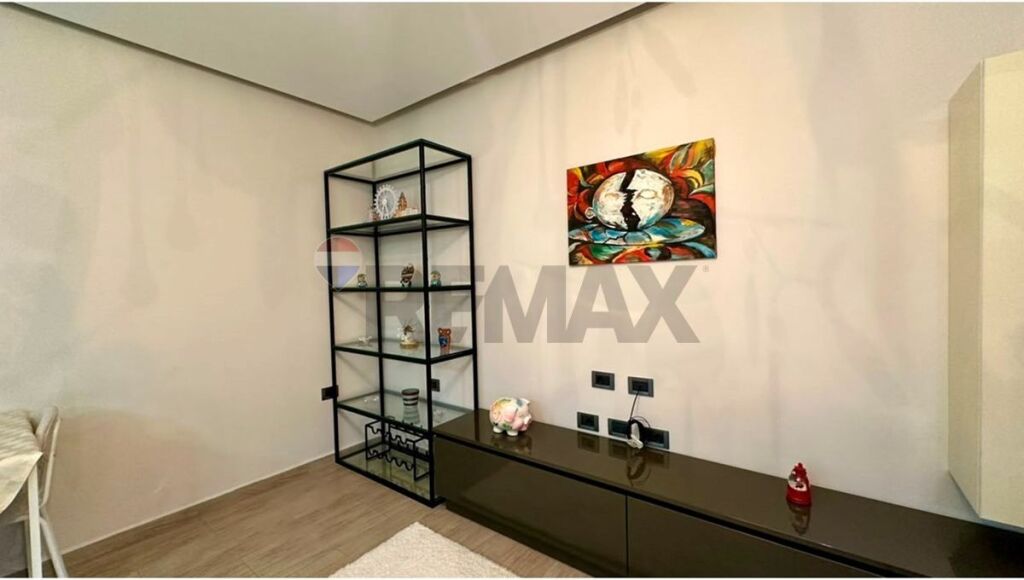 2+1 apartment for rent at 21 Dhjetori!