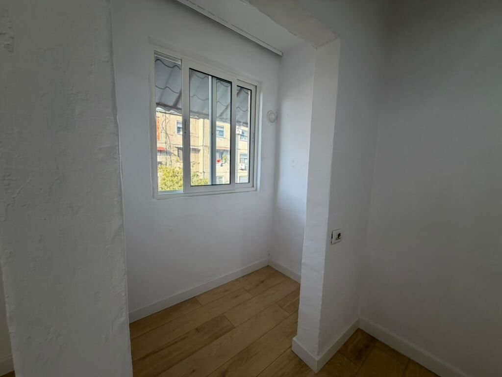 Shitet Apartament 2+1