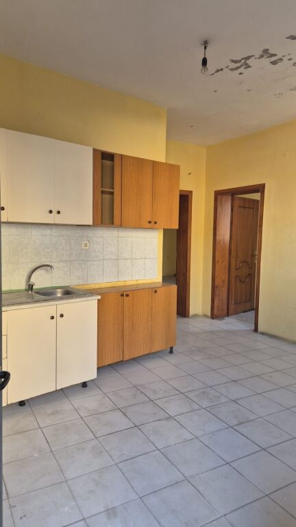 153 m² Tokë – Pazari i Ri / Shkolla e Kuqe, Tirana