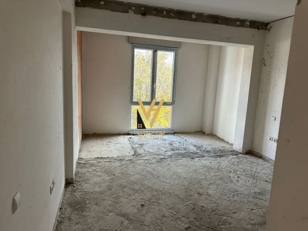EDIFICIO DI 4 PIANI IN AFFITTO A KODRA E DIELLIT 700.000 LEKE