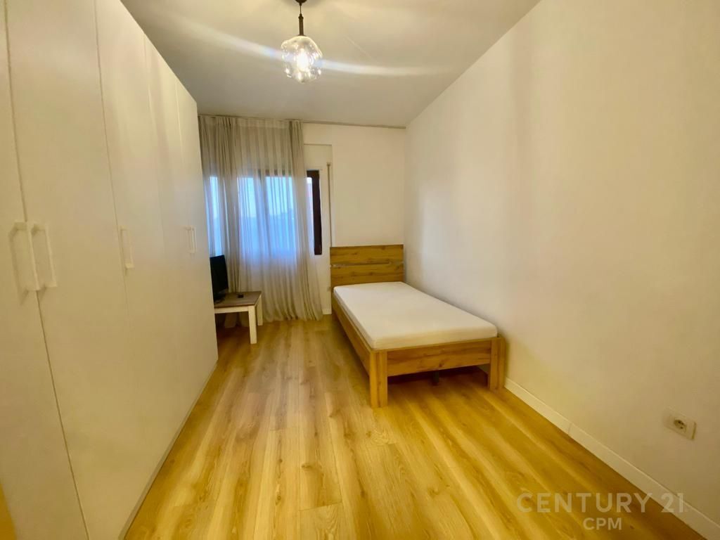 PRANE KOPSHTIT BOTANIK JAPIM ME QIRA APARTAMENT 2+1+2 ME POST PARKIMI DHE DEPO