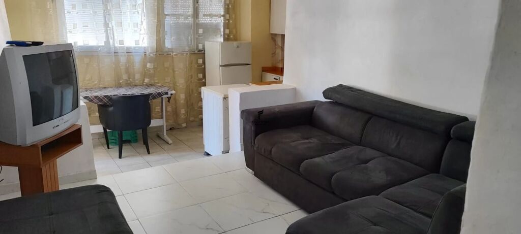 APARTAMENT ME QERA 2+1 SHALLVARET 45.000 LEKE FH-96371