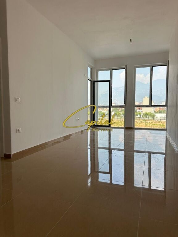ZYRE ME QIRA 72 M2 BULEVARDI I RI 60.000 LEKE