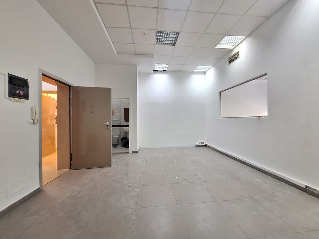 Jepet me Qira Ambient Zyrash Open Space Rruga e Bogdanëve