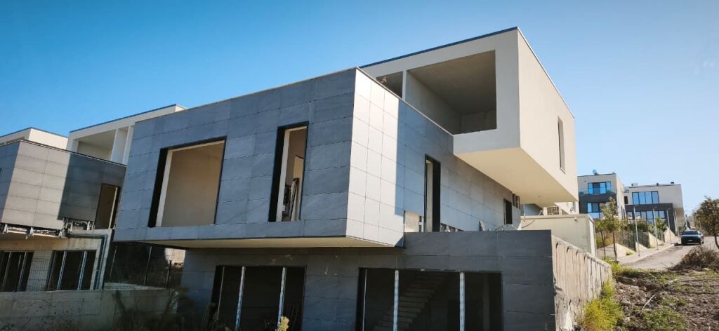 🏡 VILLA PREMIUM IN VENDITA | LAKESIDE RESIDENCE – FARKË