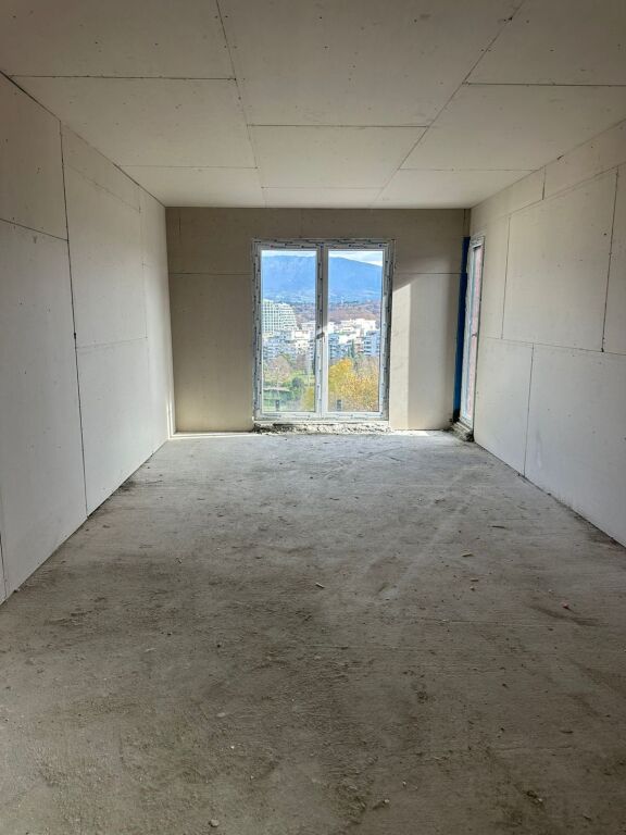 KODRA E DIELLIT, EDIFICIO IN AFFITTO