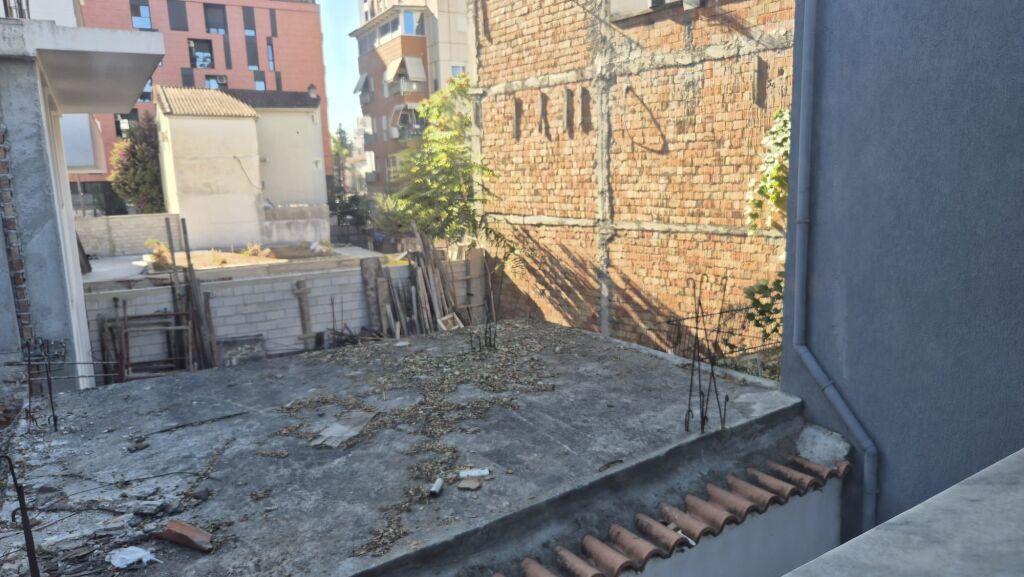 153 m² Tokë – Pazari i Ri / Shkolla e Kuqe, Tirana