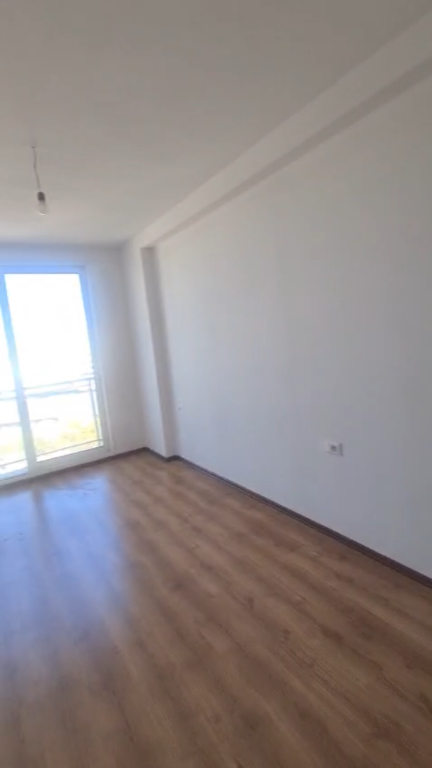 Apartament 2+1+2 per qera jepet dhe per banim dhe per zyra !