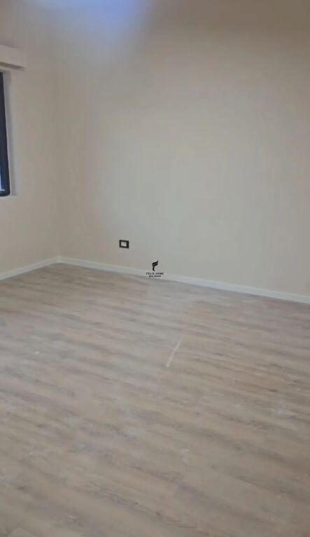 ZYRE ME QERA 80 M2 BLLOK 90.000 LEKE FH-96317