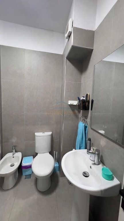 Shitet, Apartament 2+1, Kamëz, Tiranë.