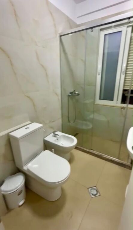 Apartament 2+1 per qera Kopshti Botanik