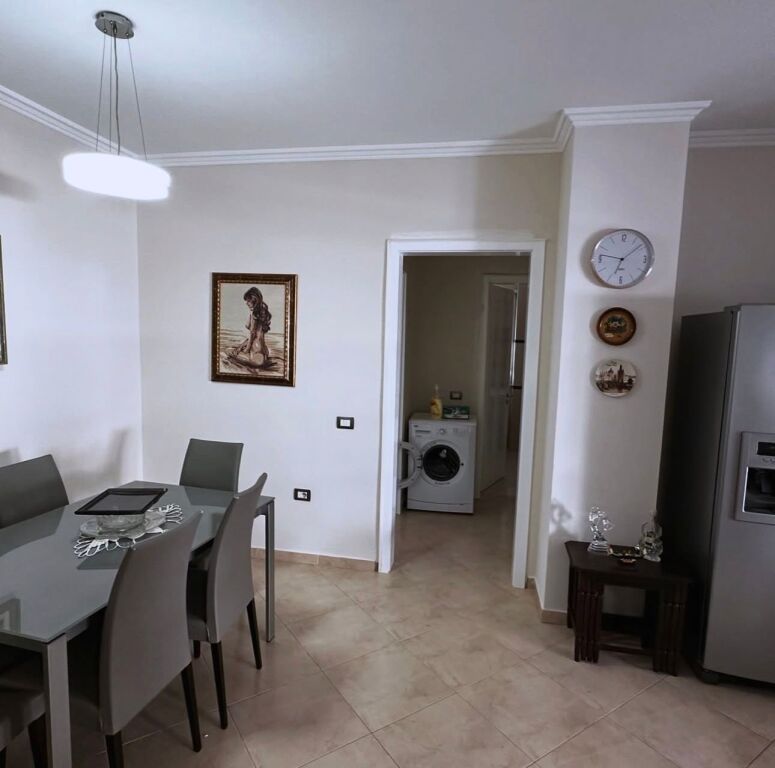 2+1 Apartment for rent near the Artistic High School!