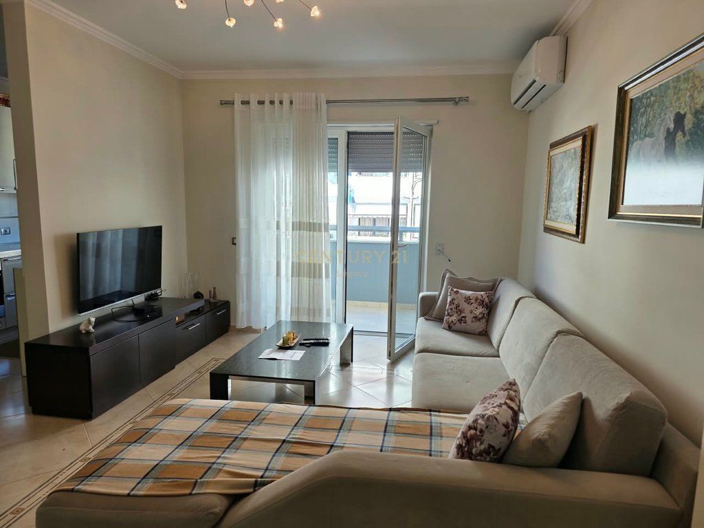 FOR RENT APARTMENT 2+1+2 ON ISMAIL QEMALI STREET – OPPOSITE THE ARTISTIC HIGH SCHOOL