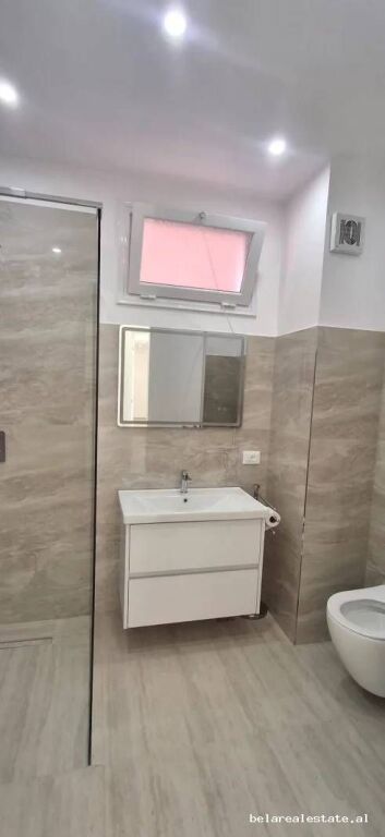 Ufficio in Affitto 2+1 a Bllok (ID BZ21062) Tirana