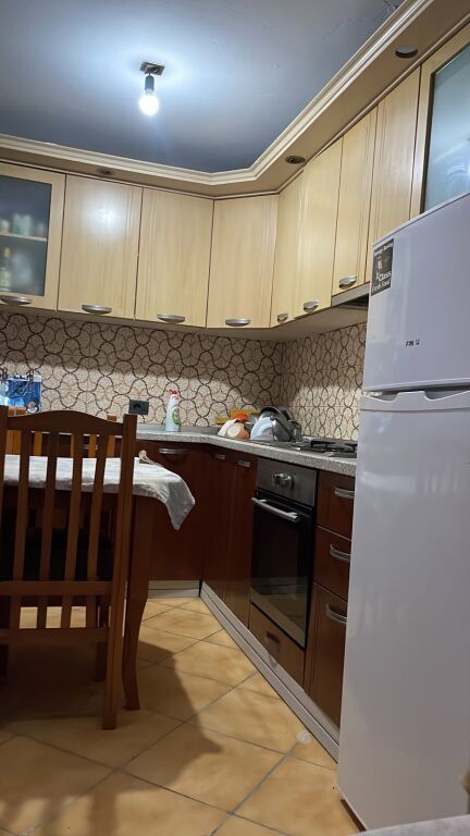 Qera | Shtëpi private 1 + 1 | Rruga Ali Demi | 400 €/muaj