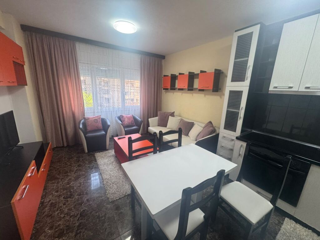 Apartament 1+1 me qira tek Rruga e Kosovareve