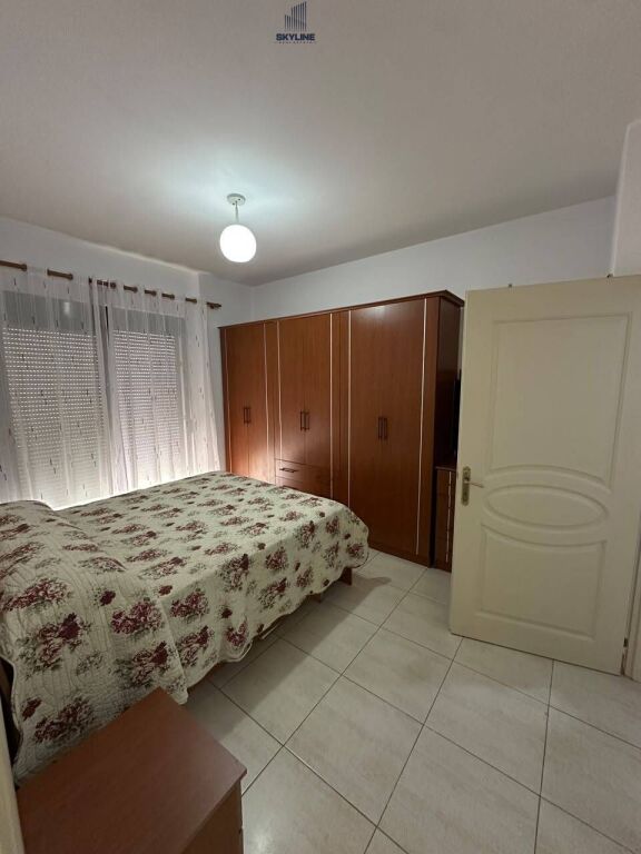 Jepet Apartament 2+1+2 me qera-Rrethi Astirit