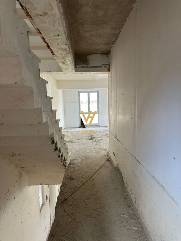 EDIFICIO DI 4 PIANI IN AFFITTO A KODRA E DIELLIT 700.000 LEKE