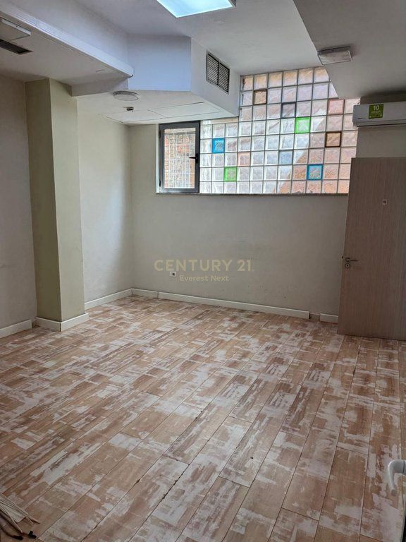 COMMERCIAL UNIT FOR RENT – SELVI
