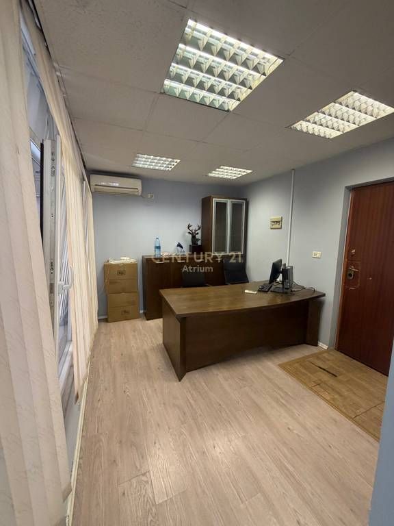 Zyrë me Qira në Laprake, Pranë Rrugës Dritan Hoxha